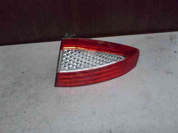 LAMPA DREAPTA SPATE Ford Mondeo IV 2008 - Poza 1